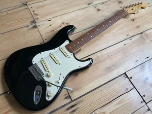 Squier by Fender Stratocaster E-Gitarre Made in Japan 1993-94 Roadworn - Bild 1 von 24