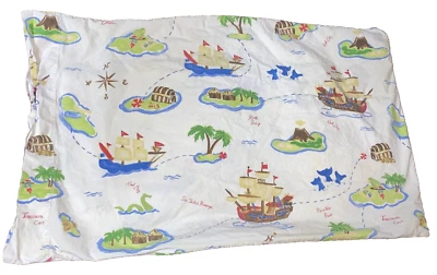7B!¡GUAU! Funda de Almohada Reversible Mapa Barco Cala Tesoro Pirate Barco POTTERY BARN KIDS Foto 1 de 3