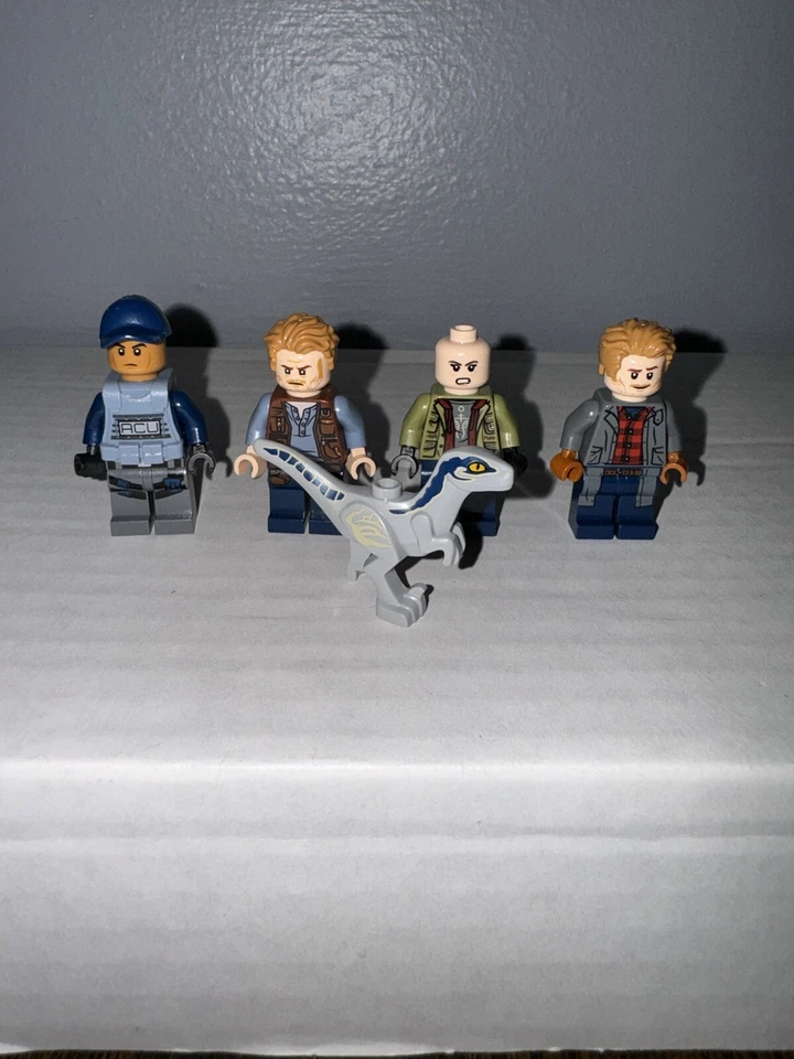 LEGO Jurassic World LOT OF 5 Minifigures - Owen Maisie ACU Soldier Blue Raptor - Image 1 of 4