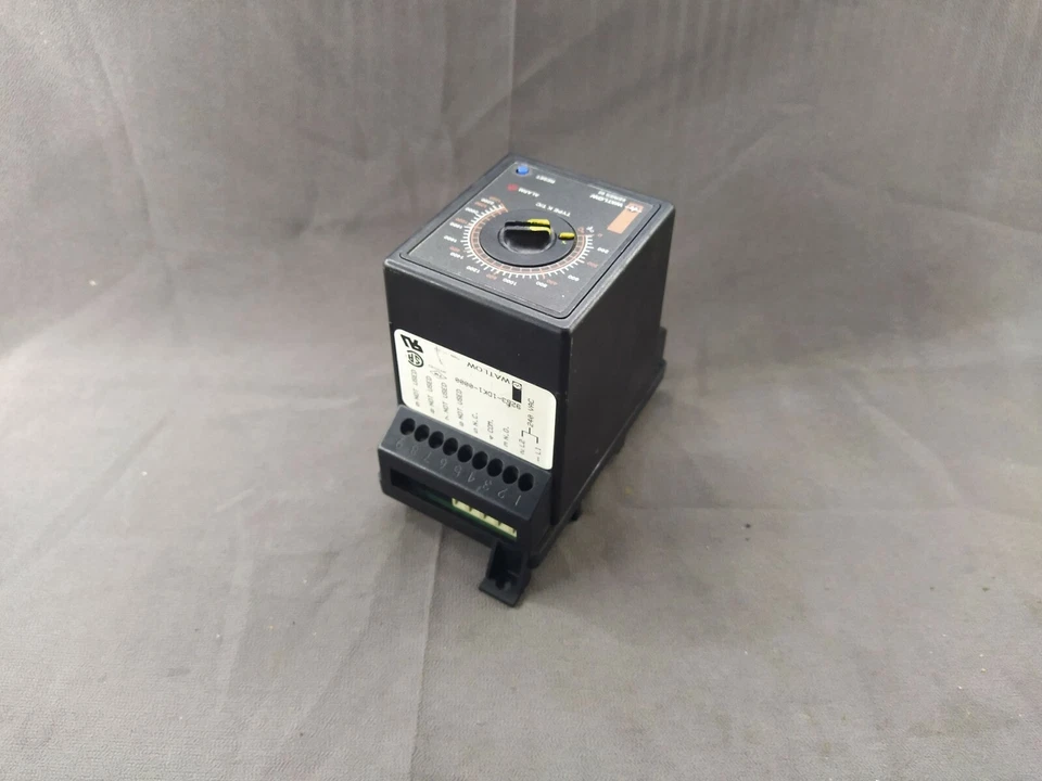 Watlow 92B3-1DK1-0000 Series 92 TYPE K T/C 240 VAC Temperature Controller - Image 1 of 4