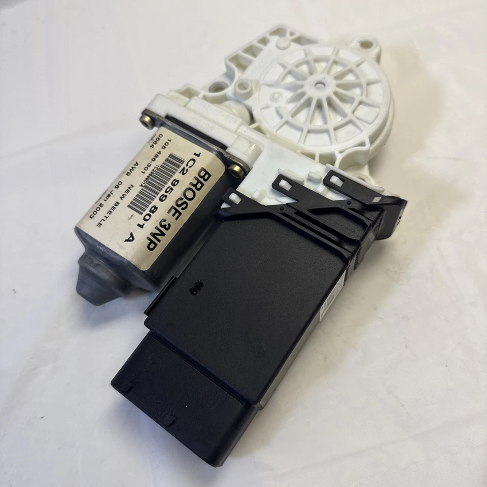 2003-2010 VW Volkswagen Beetle Driver Front Window Motor Actuator Brose OEM - Image 1 of 4