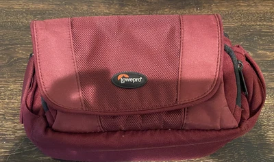 LowePro Sideline Shooter Adjustable Padded SLR Camera Waist Belt Pack Burgendy - Image 1 of 4