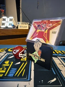 2025 Panini Score - Travis Kelce Stars Of The NFL Patch (Red) #SNJ-TKE - Chiefs - Bild 1 von 2