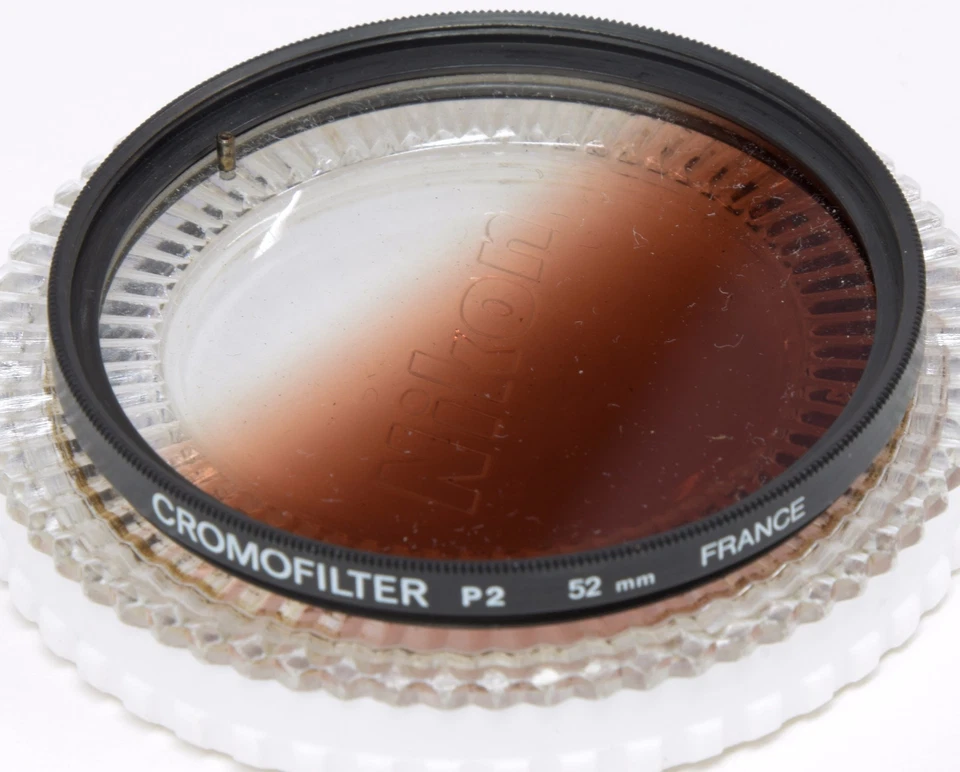 Cromofilter 52mm P2 Graduated Dark Pink + Case - Image 1 of 1