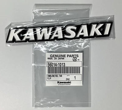 1973-80 Z1 KZ900 KZ1000 KAWASAKI EMBLEMA TANQUE DE COMBUSTIBLE IZQUIERDO 122mm Nuevo 56014-1013 Foto 1 de 2
