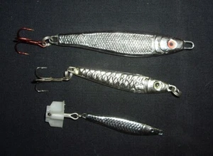 VINTAGE FISHING LURE... SARDINE? PILCHARD TROLLING (LEAD SINKER) SILVER JIG. - Picture 1 of 6