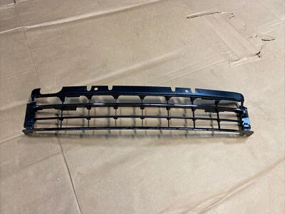 Volkswagen Beetle 2018 2019 parachoques central parrilla 5C5853677 OEM genuino Foto 1 de 4