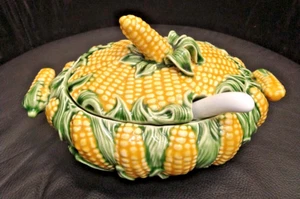 Vintage Bordallo Pinheiro Majolica Soup Tureen w/Lid and Ladle made in Portugal - Picture 1 of 3