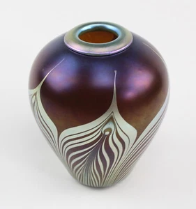 Phoenix Studio Iridescent Art Glass John Cook 1979 Peacock Feather Urn Vase - Picture 1 of 12