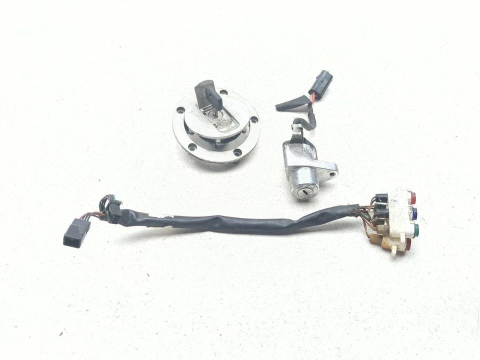 04-12 Victory Kingpin Lock Set Ignition Switch Cap Key Indicator harness - Image 1 of 4