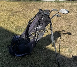 Callaway Xj Hot Junior 6 Golf Clubs Starter & Stand Carry Bag RT Hand - Picture 1 of 8
