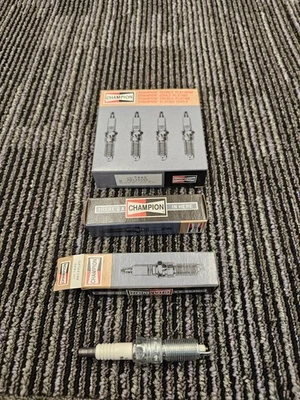 (QTY 2) Champion RE14PLP5 7440 Spark Plug Fits 2001-2010 Chrysler Town & Country - Image 1 of 4