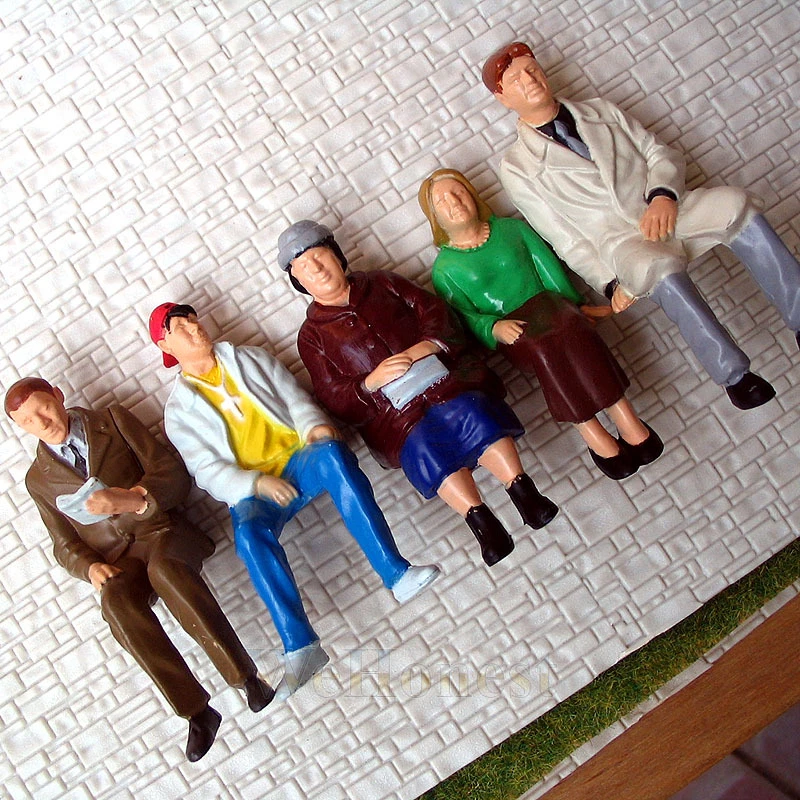 5 pcs G scale Figures 1:22.5 All Seated Painted People - Image 1 of 1