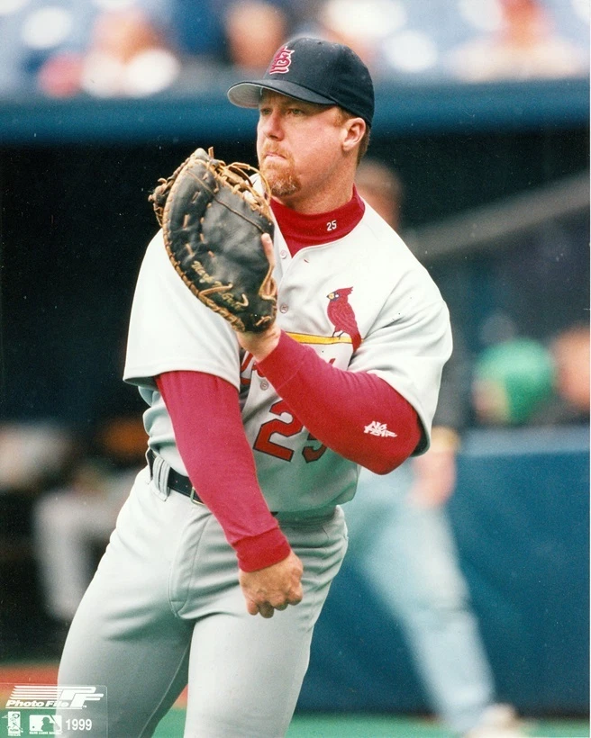 Foto brillante 8 x 10 colores: Mark McGwire - Cardenales de San Luis 1999 Foto 1 de 1
