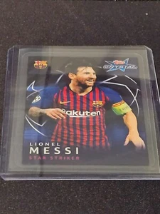 2018/19 Topps Crystal Uefa English #1 Lionel Messi - Picture 1 of 2