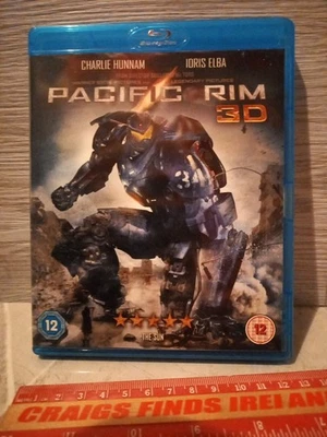 Pacific Rim Blu-ray (2013) Charlie Hunnam, del Toro (DIR) cert 12 3 discs - Image 1 of 2
