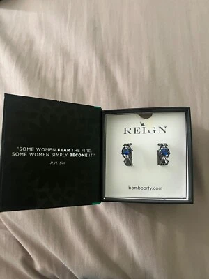 Pendientes Bomb Party Reign Villain RBP7643 Momentos Misteriosos Zafiro Azul Foto 1 de 3