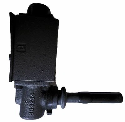 D1VL004CN Directional Control Lever Valve by Parker - Image 1 of 4