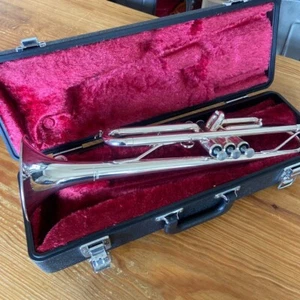 YTR-1335 YAMAHA Trompeta Instrumento Musical Dorado con Estuche Rígido Japón USADO #514 - Imagen 1 de 11