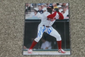 MARK WHITEN AUTOGRAPHED INDIANS 8X10 PHOTO POSE 2 - Picture 1 of 2