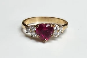 Gold Tone Ring w/Red Heart & Cubic Zirconia Simulated Stones~Size 7~SO CUTE! - Bild 1 von 6