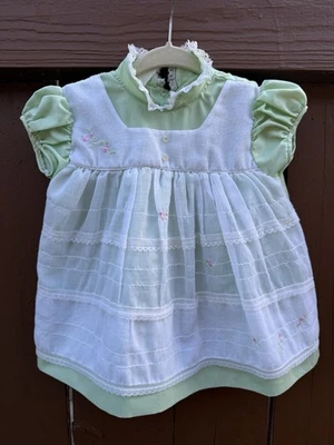 Vintage Baby Girl Green Dress No Size Tag (0-3M) Lace Ruffle Flowers Embroidered - Image 1 of 4