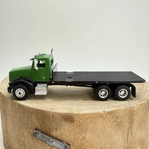 Diecast Green Peterbilt Paccar Flatbed 1:87? Scale, no box - Picture 1 of 8