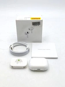 Apple AirPods Pro 2nd Generation with Lightning MagSafe Charging Case A2968 - Photo 1 sur 11