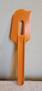 TUPPERWARE DE COLECCIÓN NARANJA 8,75" ESPÁTULA RASPADORA DE PALETA 13-33 GADGET UTENSILIO DE COCINA - Imagen 1 de 11