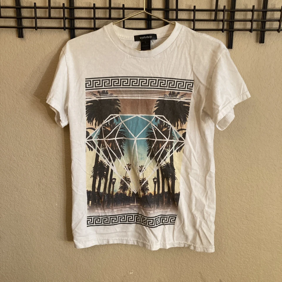 Camiseta Diamond Workshop Palms Design Shop Gráfica Talla PEQUEÑA Para Hombre Usada en Excelente Condición Foto 1 de 4
