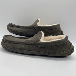 Ugg Mens 11 Shoes Ascot Charcoal Gray Suede Casual Moccasin Slippers 1101110 - Picture 1 of 8