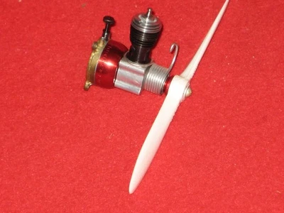 VINTAGE COX THIMBLE DROME RED PEE WEE 020 .020 GLOW MODEL AIRPLANE ENGINE wPROP - Image 1 of 4