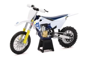 New Ray Toys 1:12 Scale - Husqvarna FC450 White Blue Yellow - 58153 - Picture 1 of 3