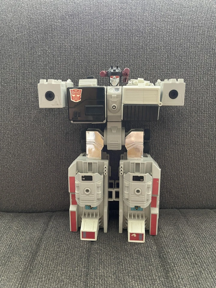 Lote de juguetes robot Hasbro Takara Transformers G1 Metroplex Autobot Japón 1985 vintage Foto 1 de 4