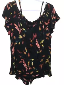 Torrid 2 Negro Rosa Floral Hombro Frío Botón Detalles Gasa Top 2X - Imagen 1 de 5