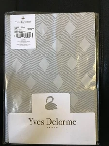 Nuevo con etiquetas Estuche Yves Delorme Sham 12x17 PRISME Gris Plateado Gráfico Jacquard Satén Nuevo - Imagen 1 de 14