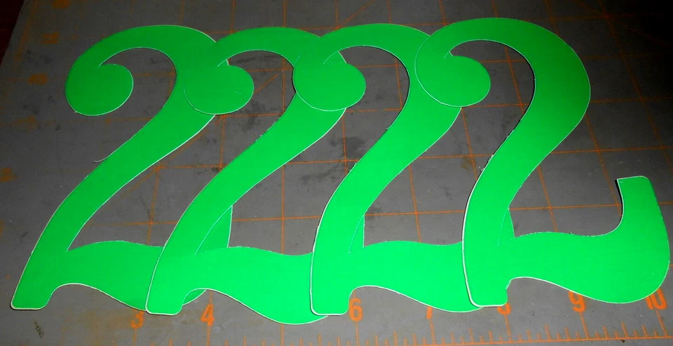 2 号贴纸 6 英寸绿色乙烯基 4 数量比赛评分免运费 — 第 1/1 张图片