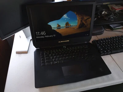 Alienware 15 i5-4210H GTX 970M - Image 1 of 4