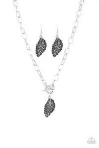 Paparazzi - Pilot Quest & Exquisitely Empress Silver Set" Toggle closure - Picture 1 of 5