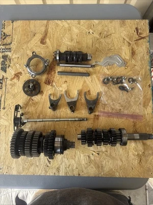 BOM 2009 -2014 Yamaha YZF-R1 engrenagens de transmissão garfos de câmbio de bateria - Imagem 1 de 4