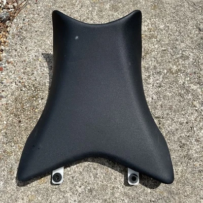 Sillín de asiento de conductor solo delantero OEM adecuado para Kawasaki Ninja ZX10R 2011-2015 2013 Foto 1 de 4