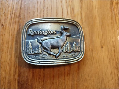 SIN USAR DE COLECCIÓN REMINGTON RUNNING COLA BLANCA CIERVO LATÓN CINTURÓN HEBILLA CAMPANA LATERAL 1979 Foto 1 de 4