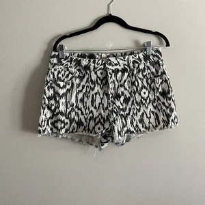 Dollhouse Women 12 Black White Aztec Printed Denim High Rise Cutoff Jean Shorts - Picture 1 of 9