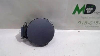 Chevrolet Tahoe 2017-2020 puerta de llenado de combustible 22819287 / 22796506 / 84360483 Foto 1 de 4