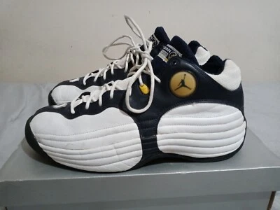 1997 NDS sz 13 Nike Jordan Team 1 wht/midnight navy 136003-141 without og box - Image 1 of 4