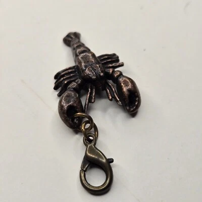 Berloque de lagosta de cobre arte máxima John Wind para colar pulseira ou chaves - Imagem 1 de 4