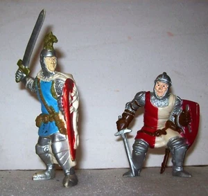 2 Vintage 1982 TSR Hobby PVC Dungeons & Dragons Brave Knights Hong Kong - Picture 1 of 3