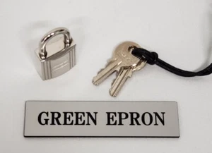 Authentisches HERMES Set Vorhängeschloss & 2 Schlüssel Kadena Silber Charm Zahl zufällig - Bild 1 von 10