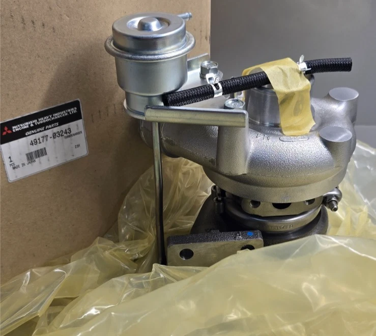 Nuevo turbocompresor Mitsubishi OEM 49177-03243 para tractor industrial Kubota TD04L4 Foto 1 de 1