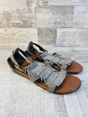 Minnetonka Size 7 Women's Gray Maui Sandals Boho Fringe Flats Buckle Strap - Image 1 of 4